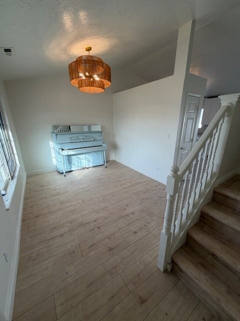 103 Sw - Photo 3 of 6