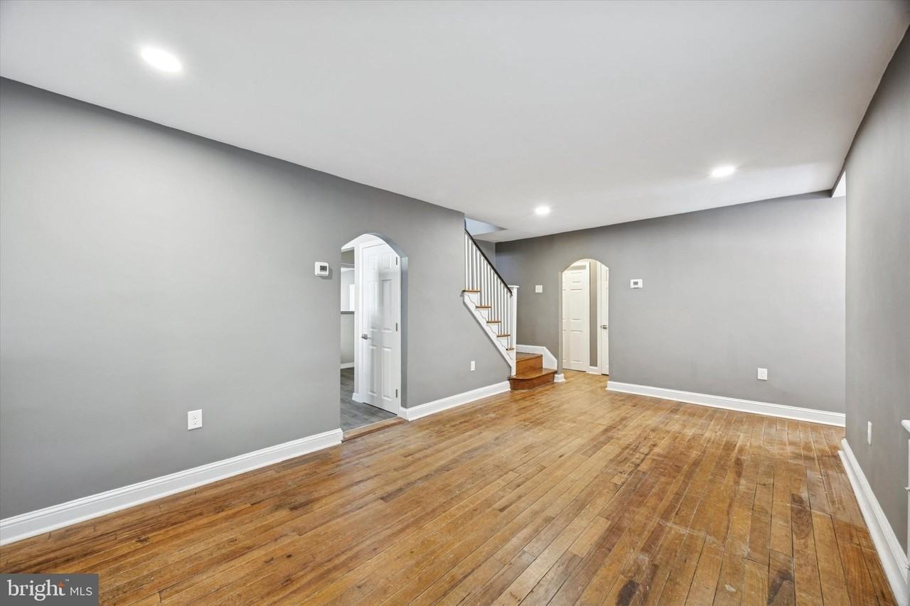 703 N Providence Rd - Photo 4 of 26