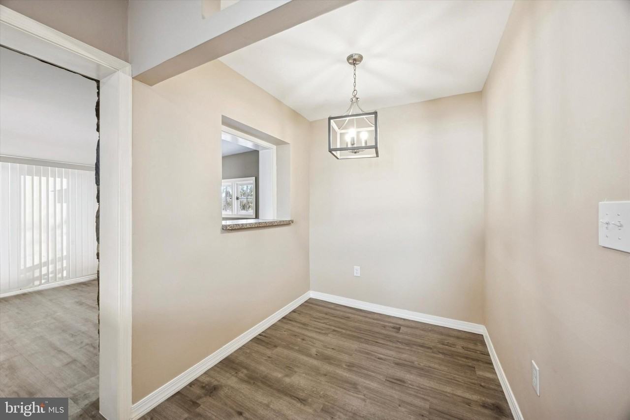 703 N Providence Rd - Photo 7 of 26