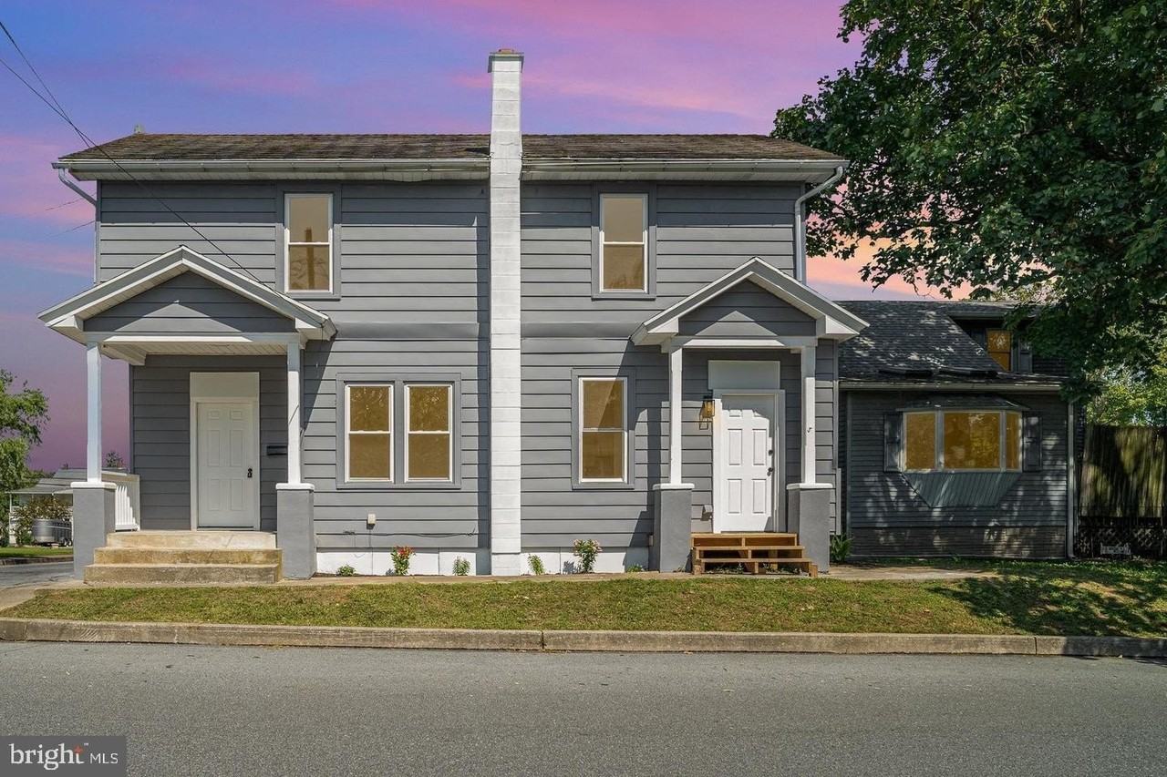 138 S Hetrick Ave - Photo 2 of 19