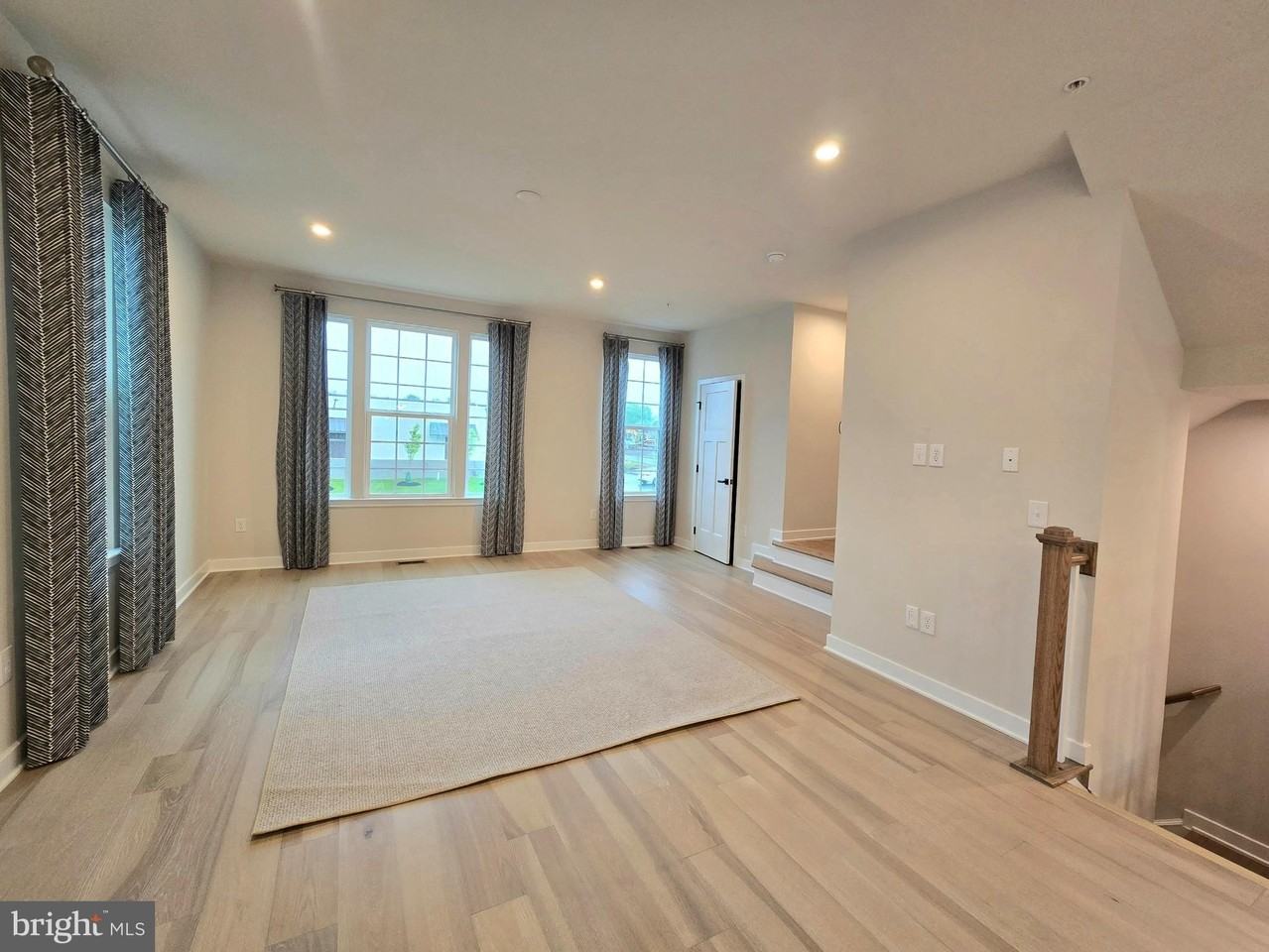 465 Market St - Photo 5 of 13