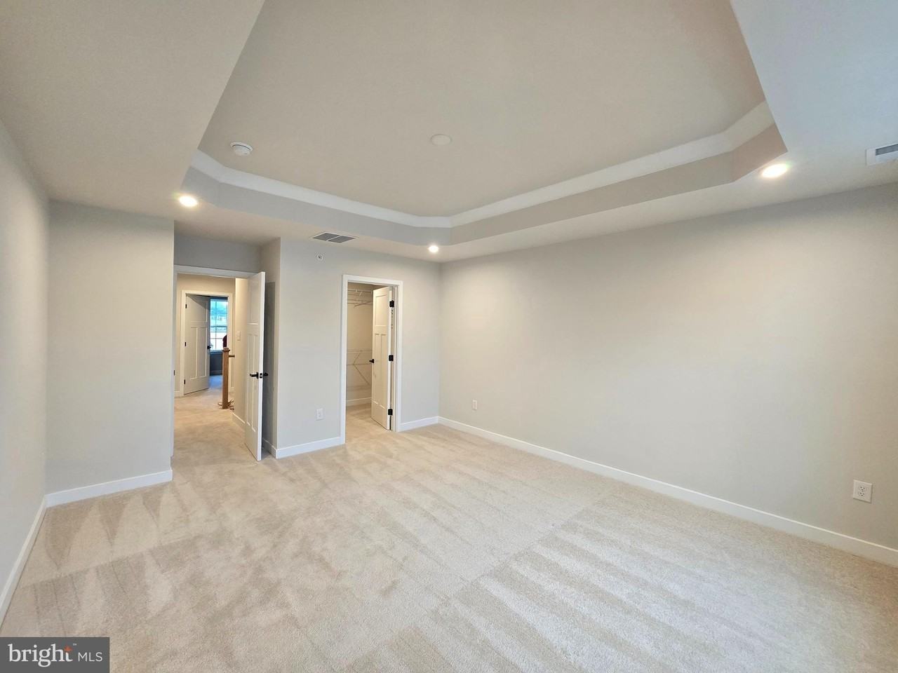 465 Market St - Photo 6 of 13