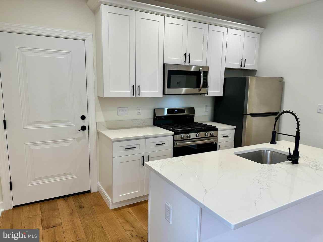 2009 N Reese St Unit 8b #8B - Photo 5 of 12