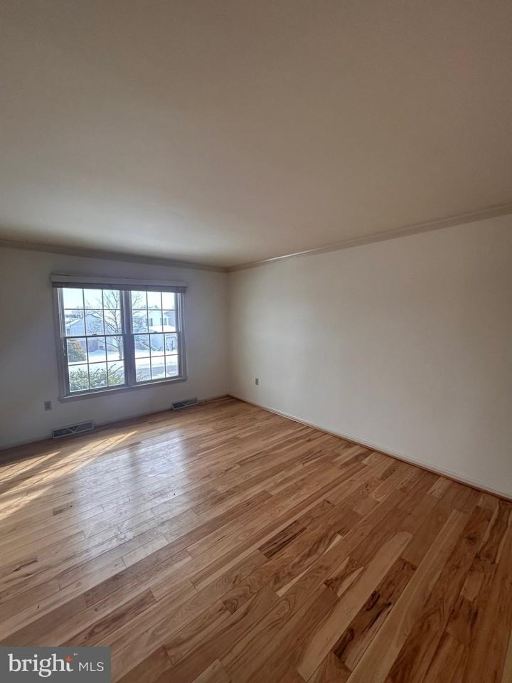 1110 Gora Rd S - Photo 2 of 15