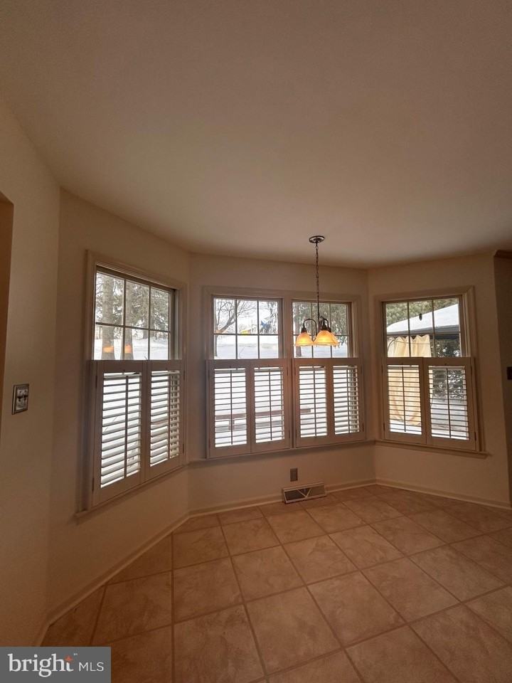 1110 Gora Rd S - Photo 5 of 15