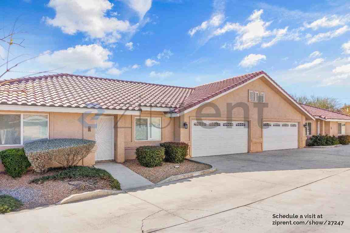 16201 Viho Rd #4 - Photo 4 of 28