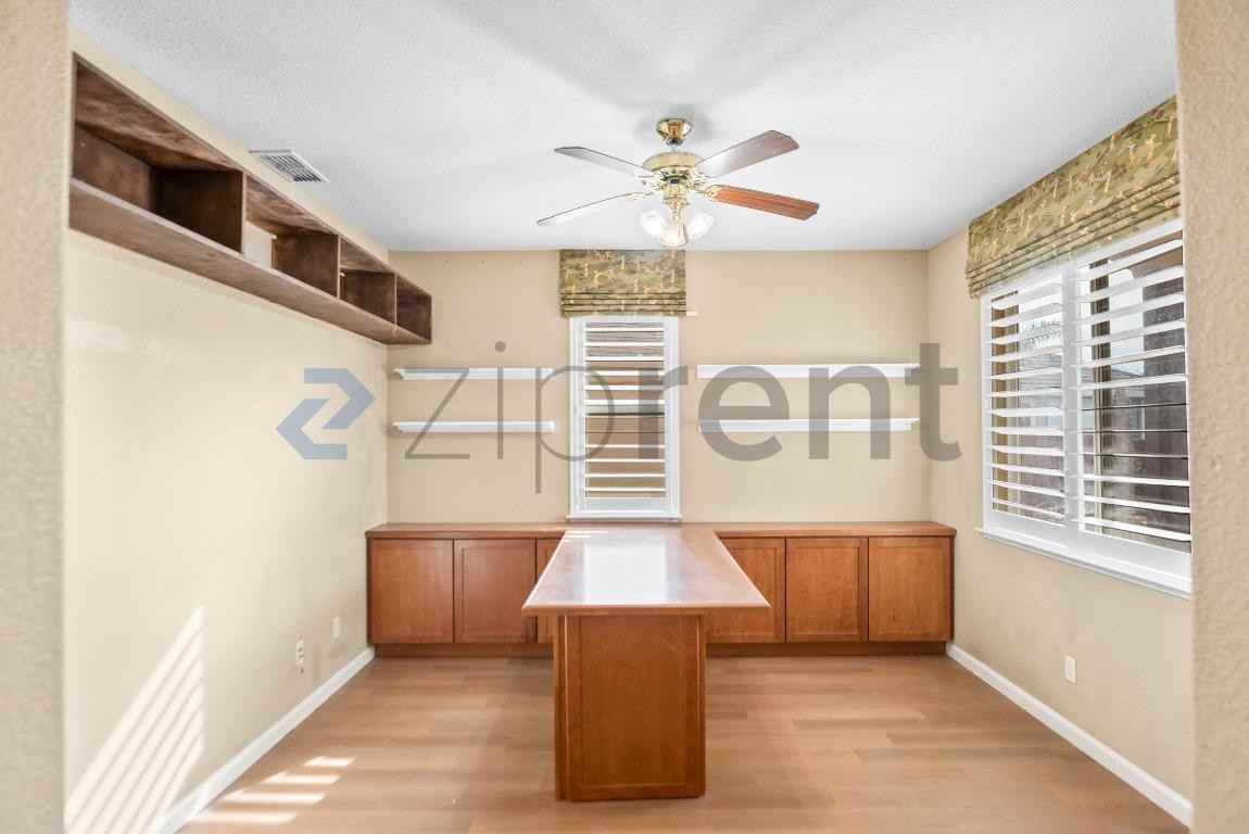 25 Zion Ct - Photo 7 of 39