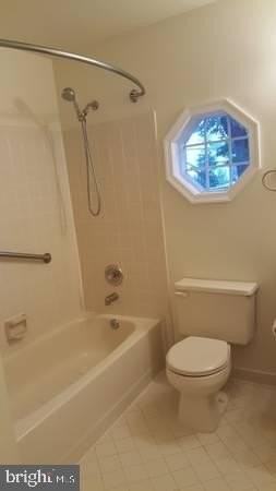 7715 - STUDIO IDYLWOOD Road unit: Studio Apt #APT - Photo 6 of 10