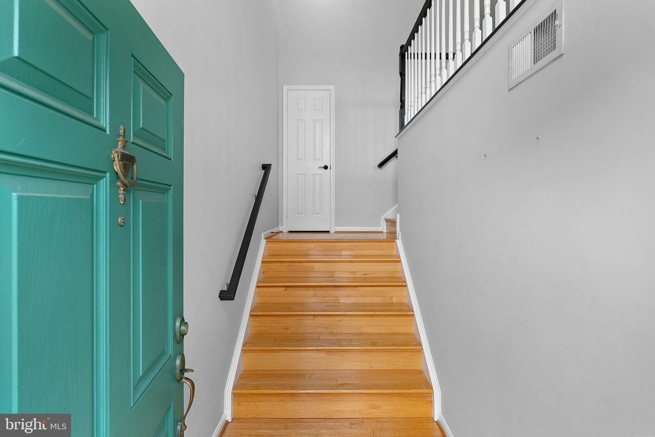 13584 Cedar Run Ln - Photo 3 of 50