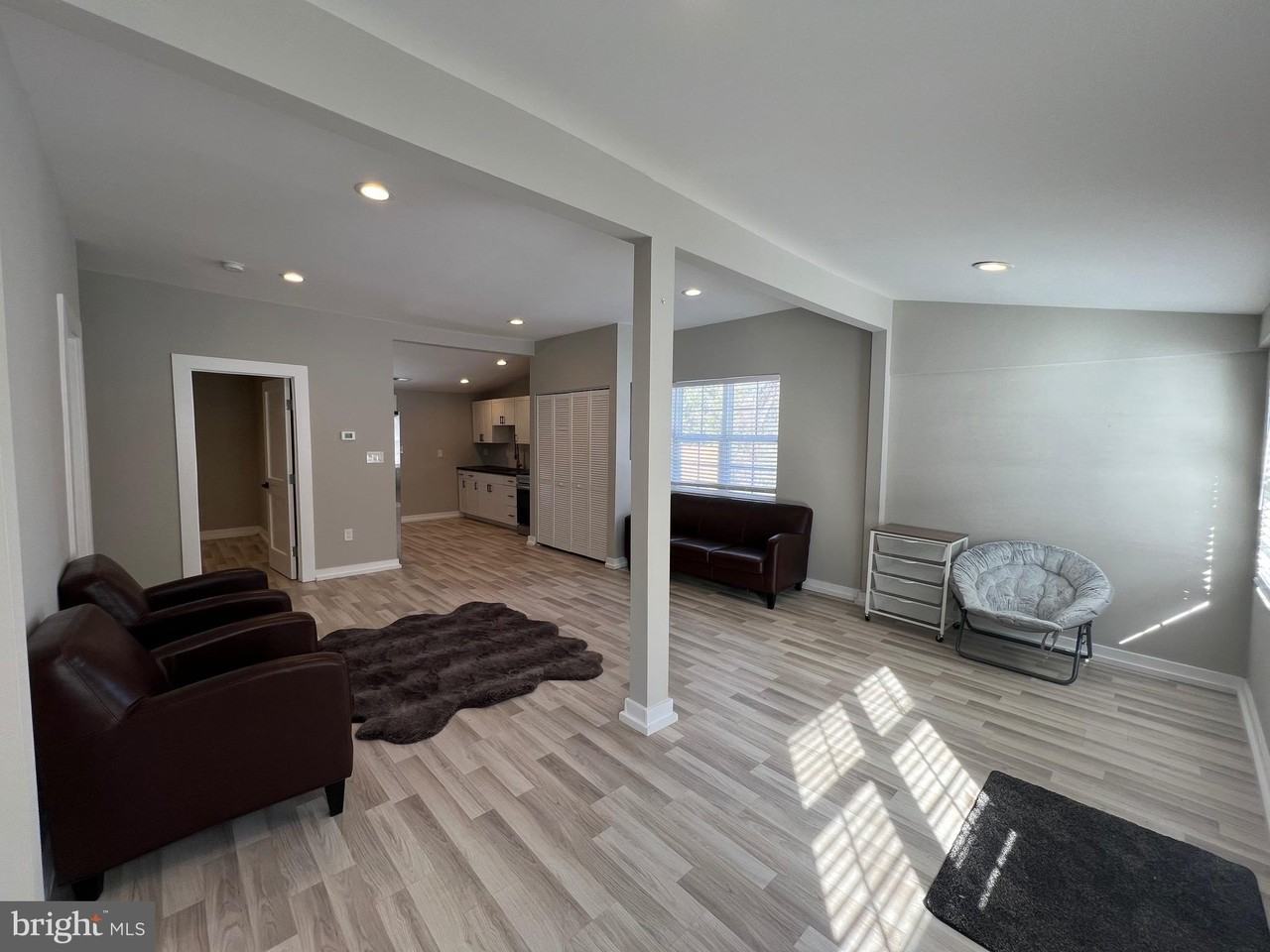 33 George Mason Rd - Photo 3 of 26