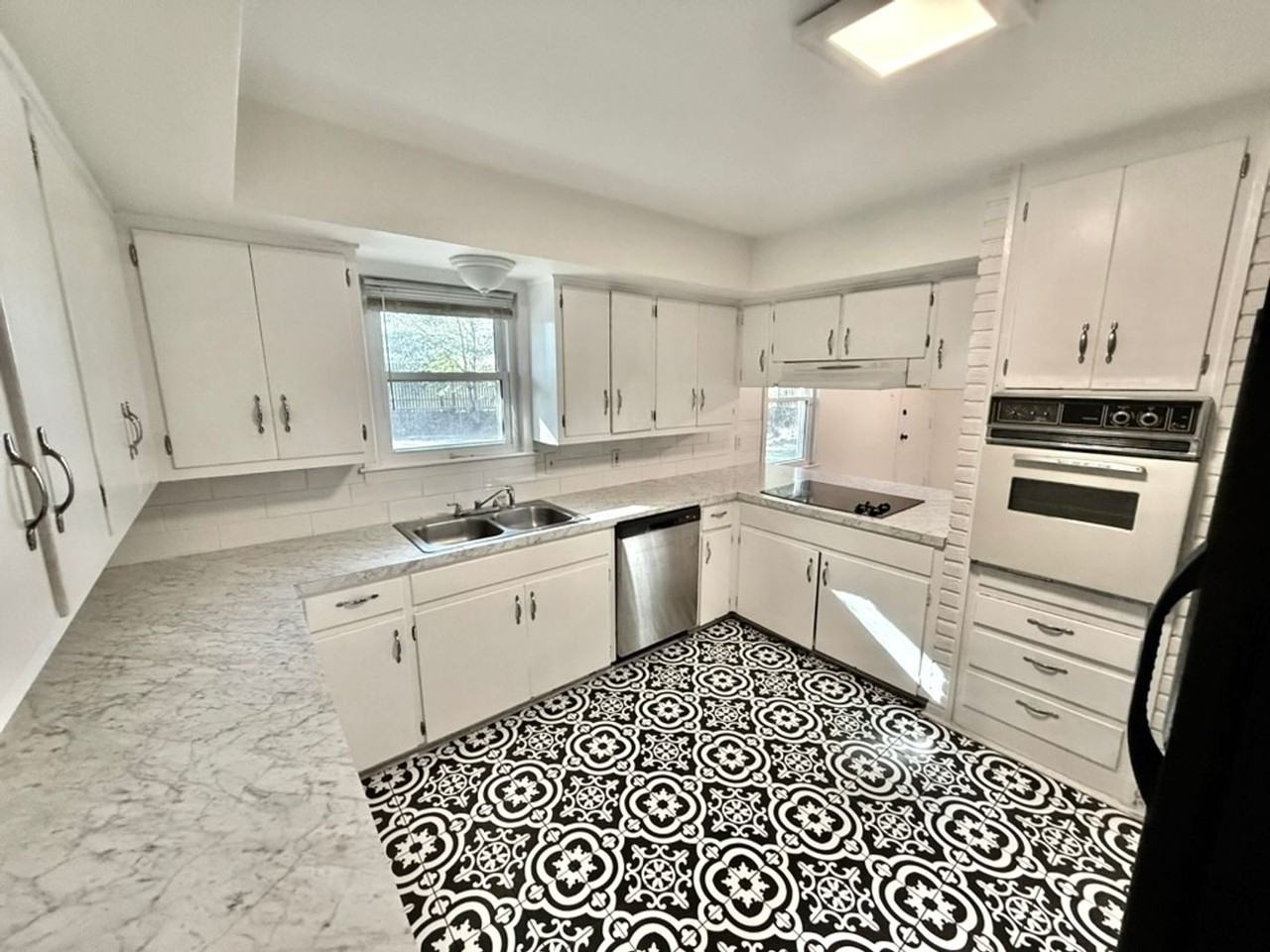 266 W Parkland Dr - Photo 5 of 11