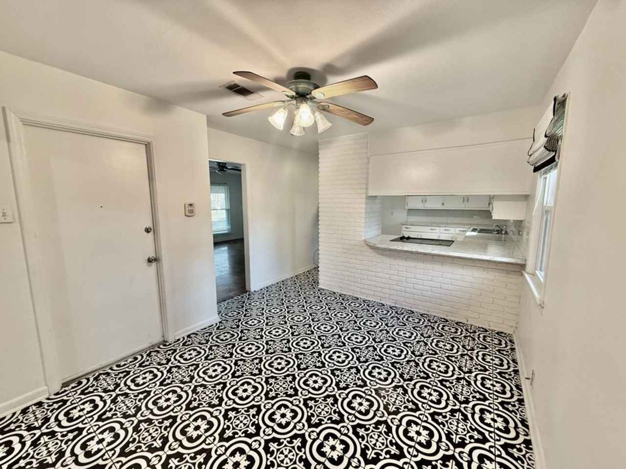 266 W Parkland Dr - Photo 6 of 11