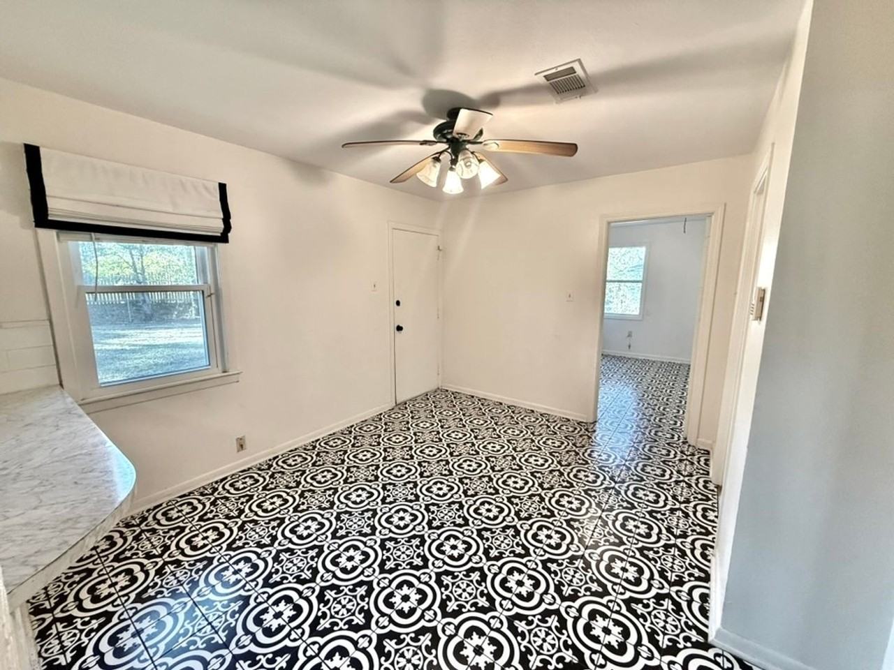 266 W Parkland Dr - Photo 7 of 11