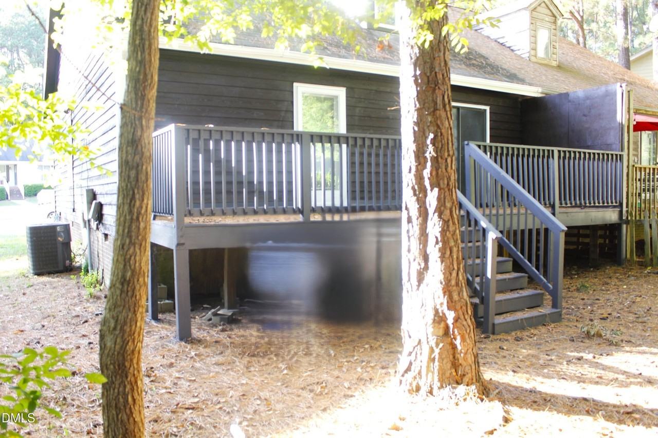 4704 Mallory Ct - Photo 2 of 6