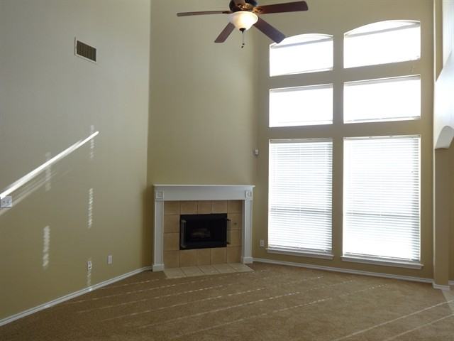 613 Silverbrook Dr - Photo 3 of 16