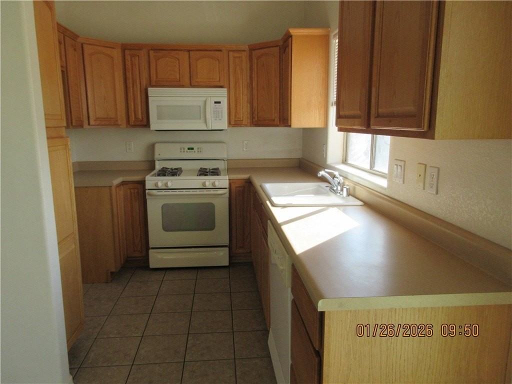 2704 Louise Ave - Photo 4 of 9