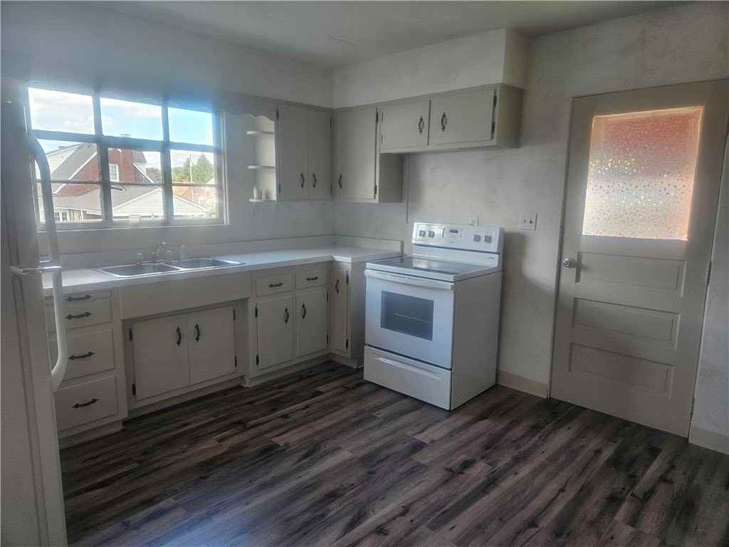 2448 Mill St - Photo 4 of 18