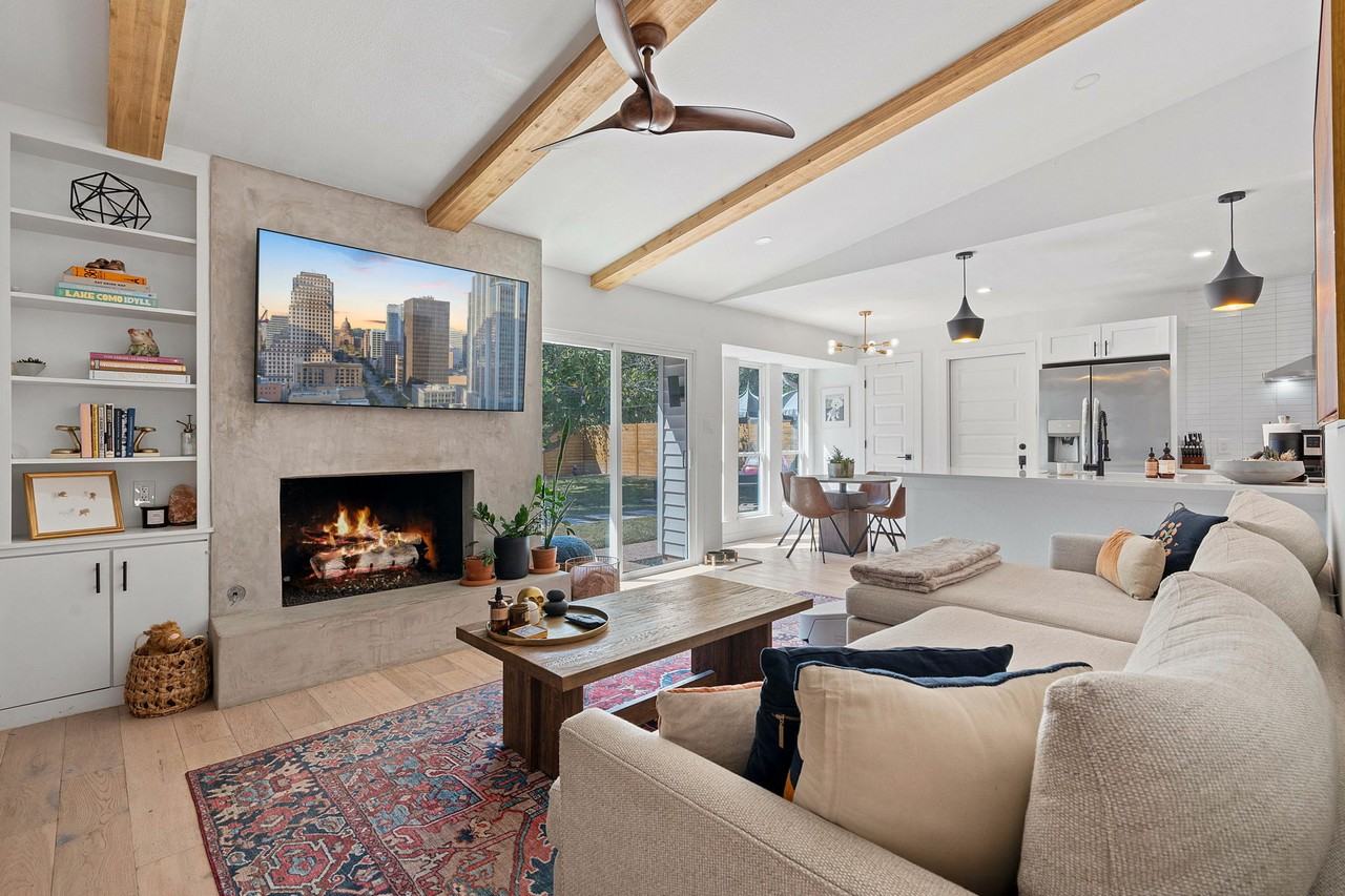 4902 Carsonhill Dr - Photo 5 of 20