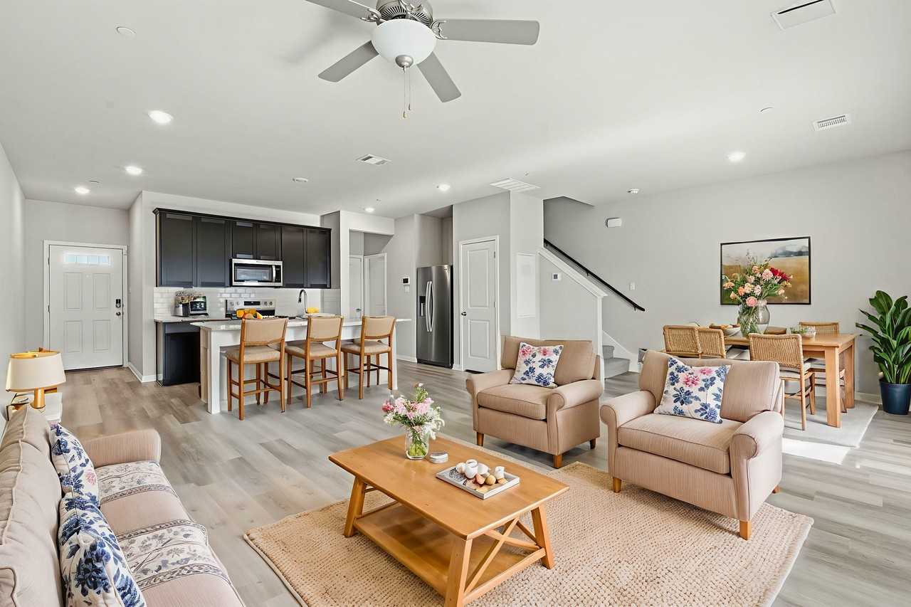 104 Texas Agate Dr #2 - Photo 3 of 26