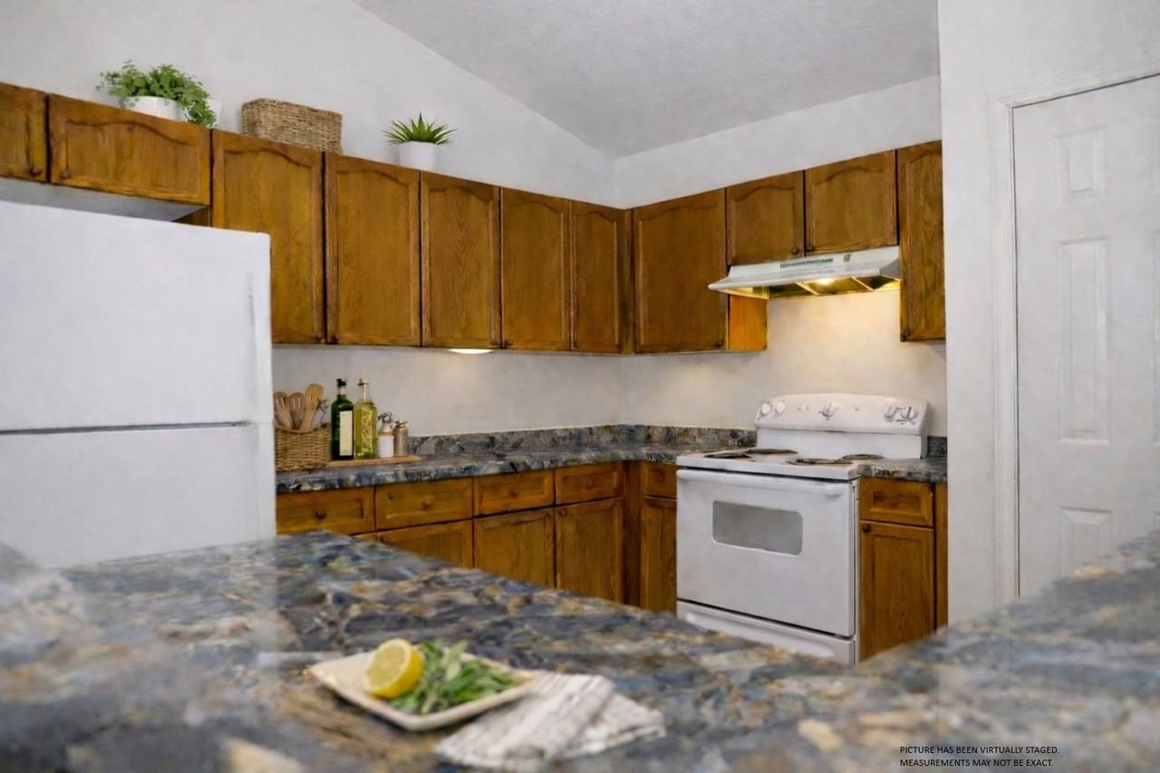 415 Danube Way - Photo 4 of 28