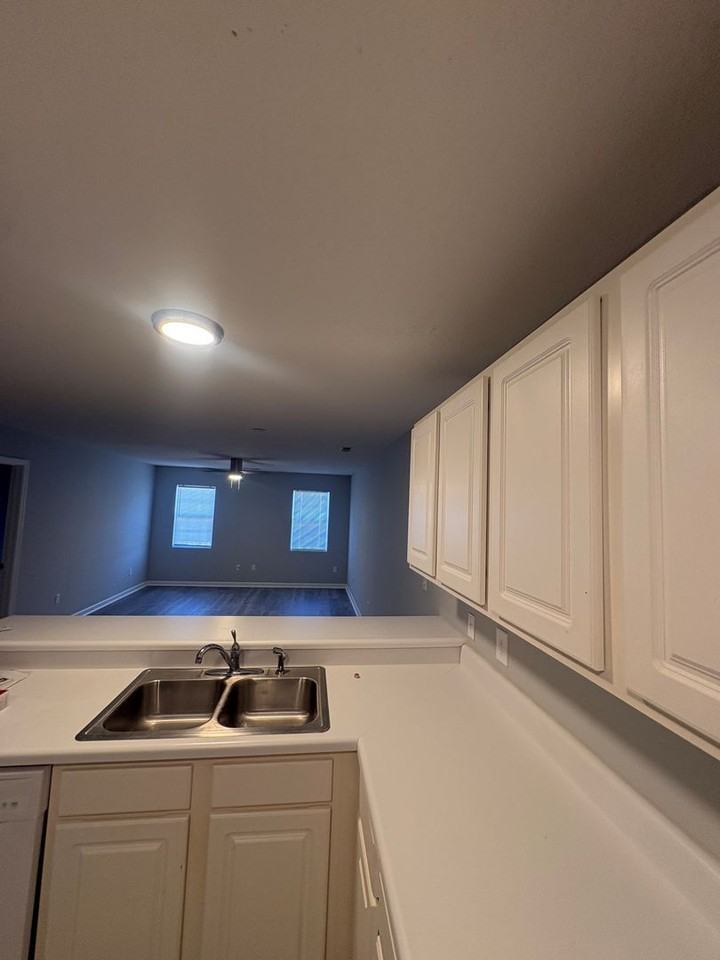 53 Nushell St #204 - Photo 3 of 11