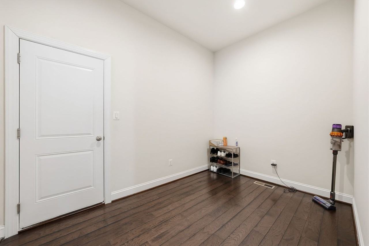 22912 Bubbling Brook Dr - Photo 3 of 41