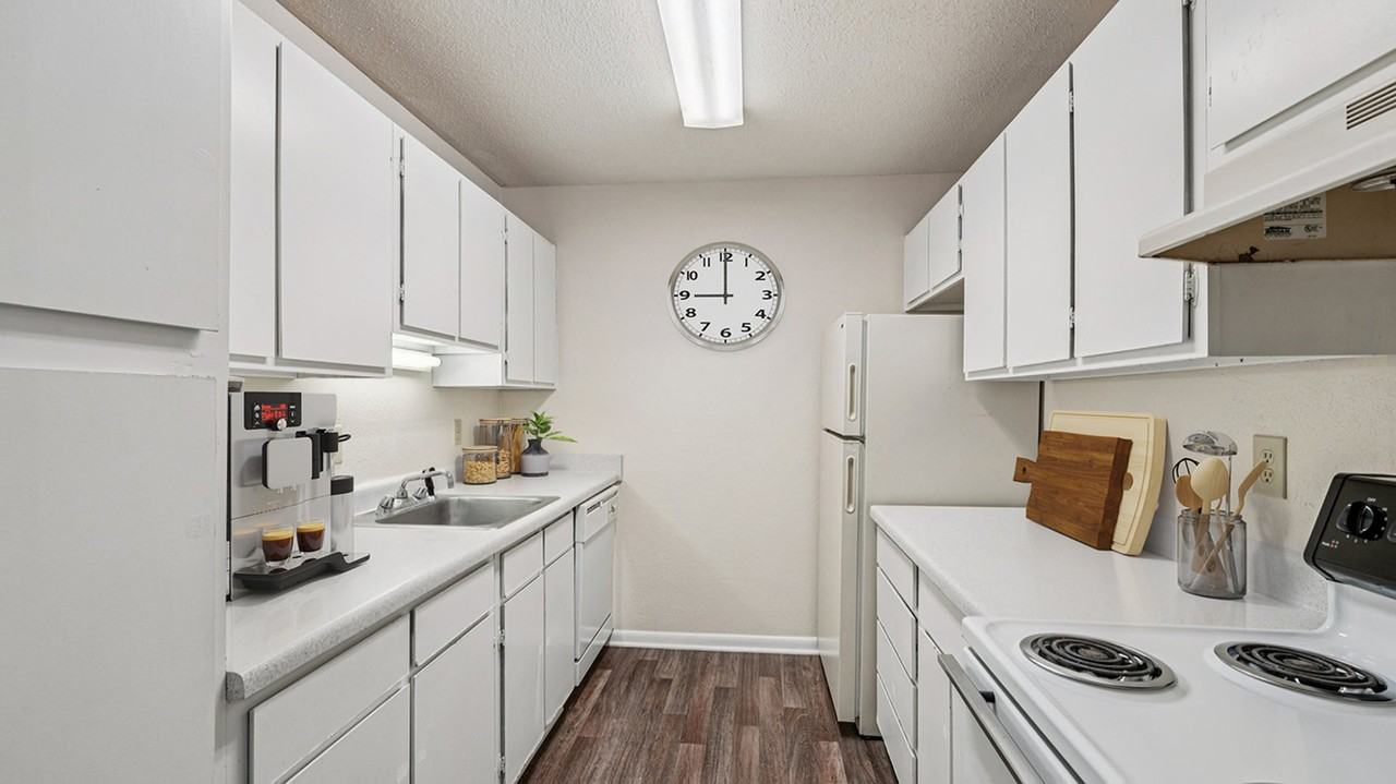 Westchester Key Apartments - Photo 4 of 13