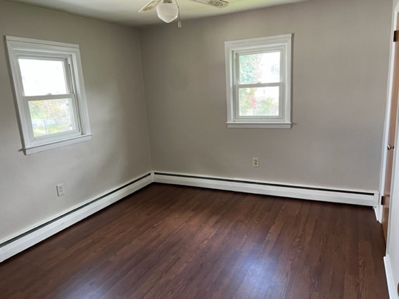 361 Colonial Rd - Photo 6 of 9