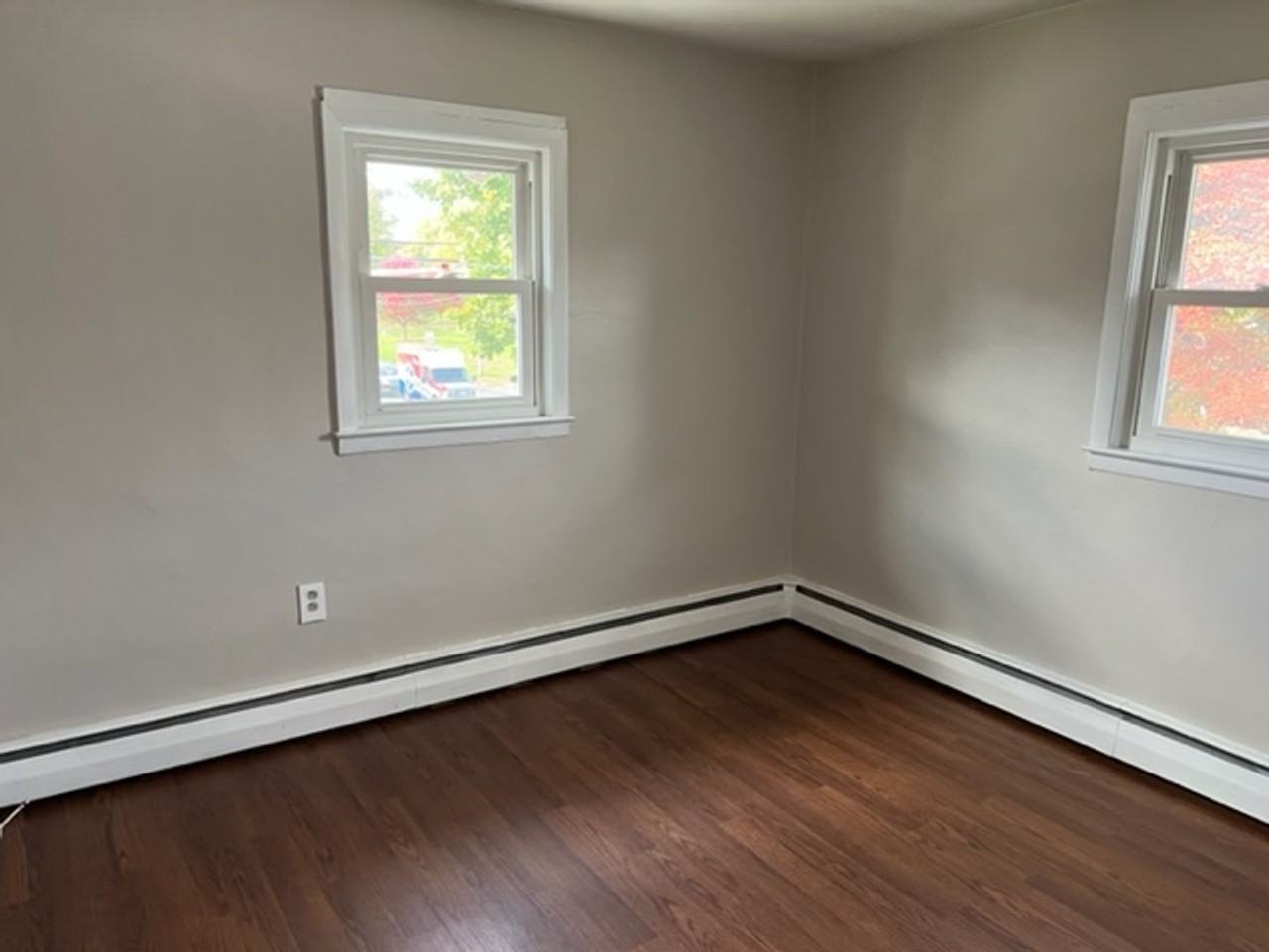 361 Colonial Rd - Photo 7 of 9