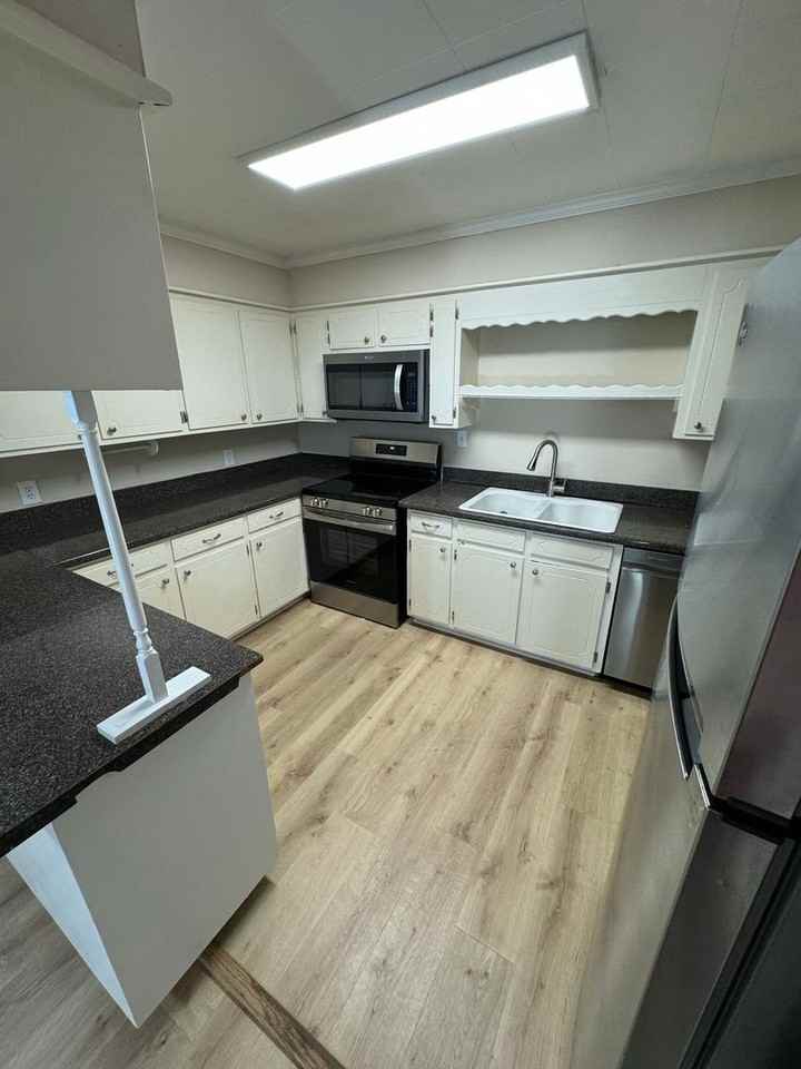 820 Patton St - Photo 7 of 20