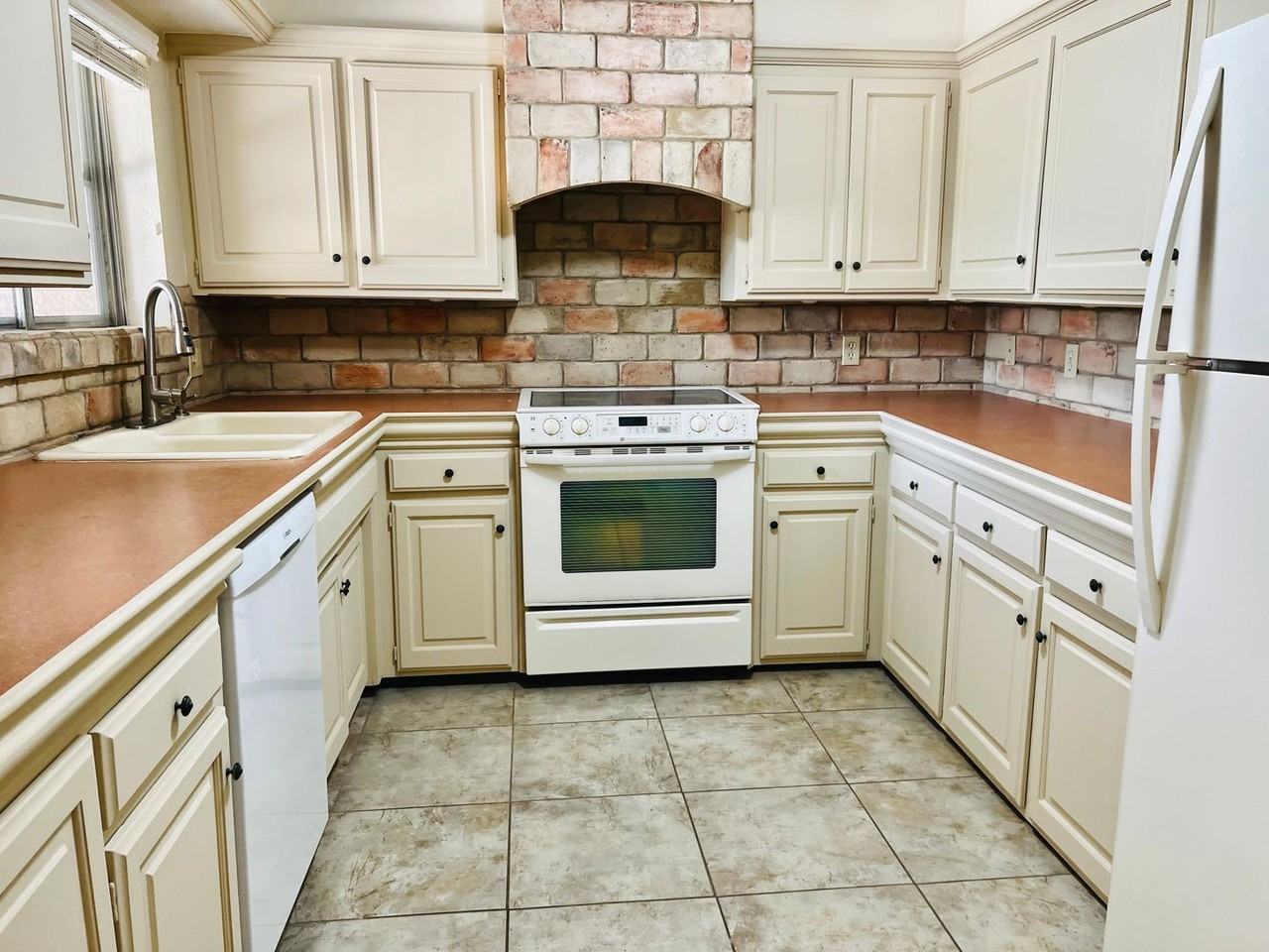 1232 Nw 63rd St - Photo 3 of 15