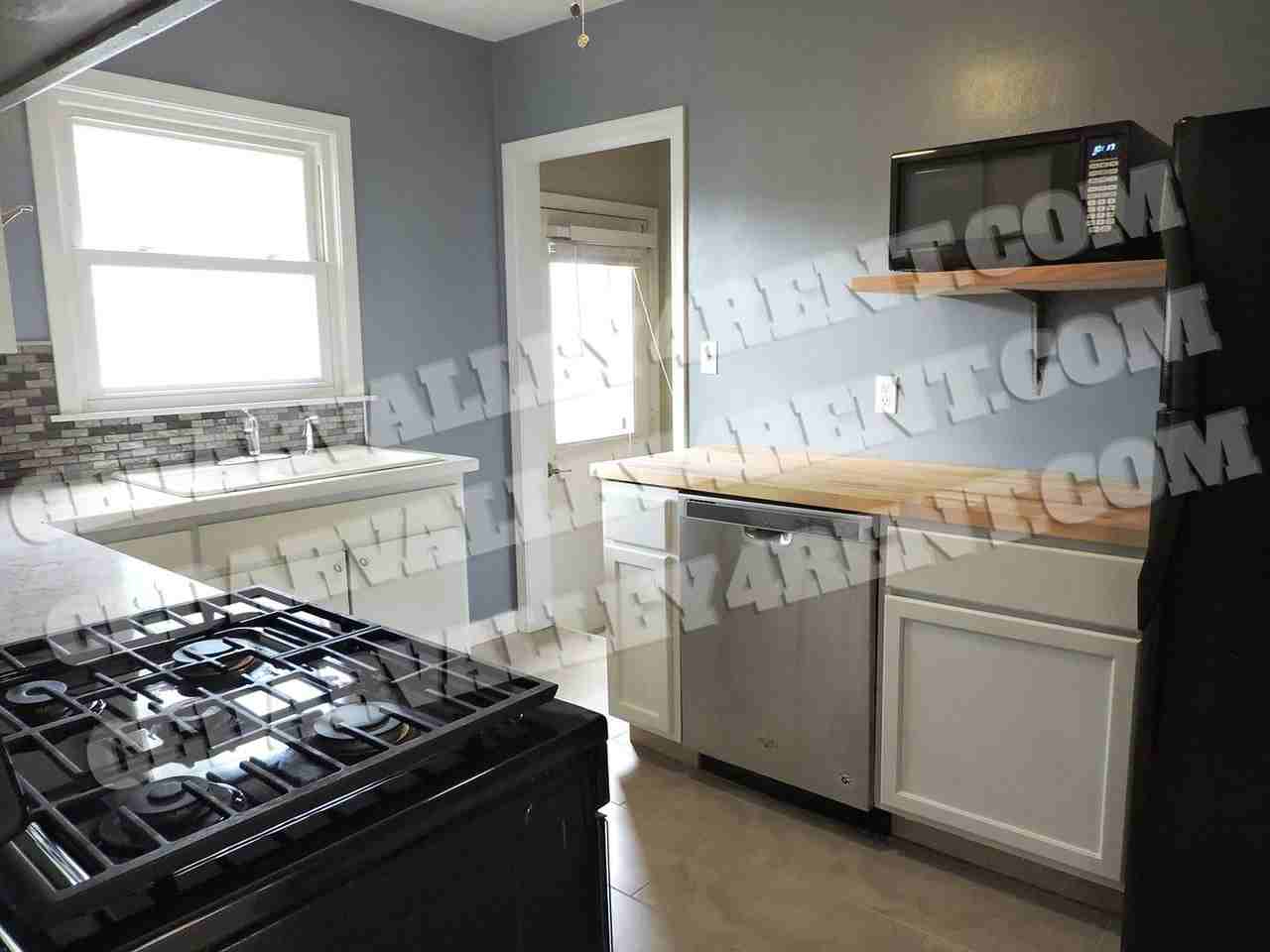 809 Grand Blvd - Photo 2 of 8