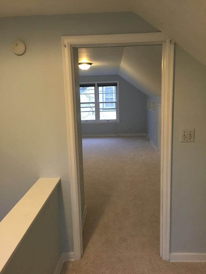 1607 Arlington Ave E - Photo 5 of 7