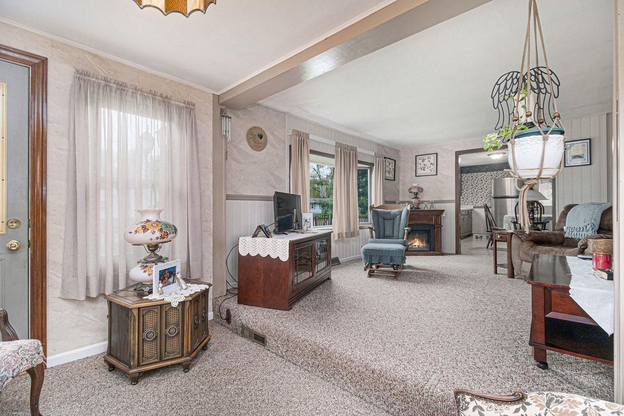 3729 Market St - Photo 4 of 17