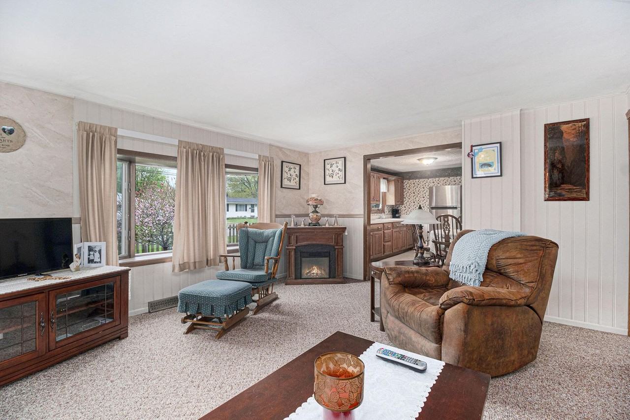 3729 Market St - Photo 6 of 17