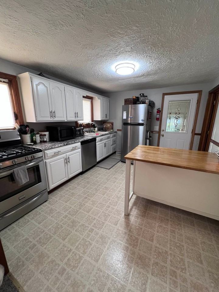 3729 Market St - Photo 7 of 17