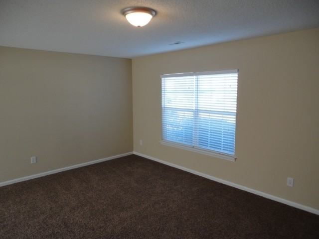 4710 Chestfield Dr - Photo 3 of 12