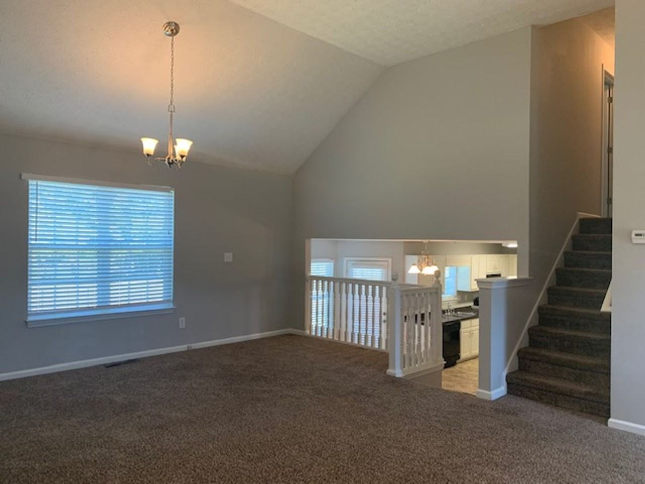 237 Vineyard Ridge Dr - Photo 4 of 17