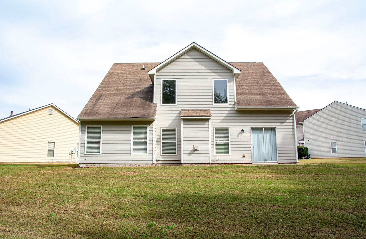 2820 Driftwood Ct - Photo 3 of 20