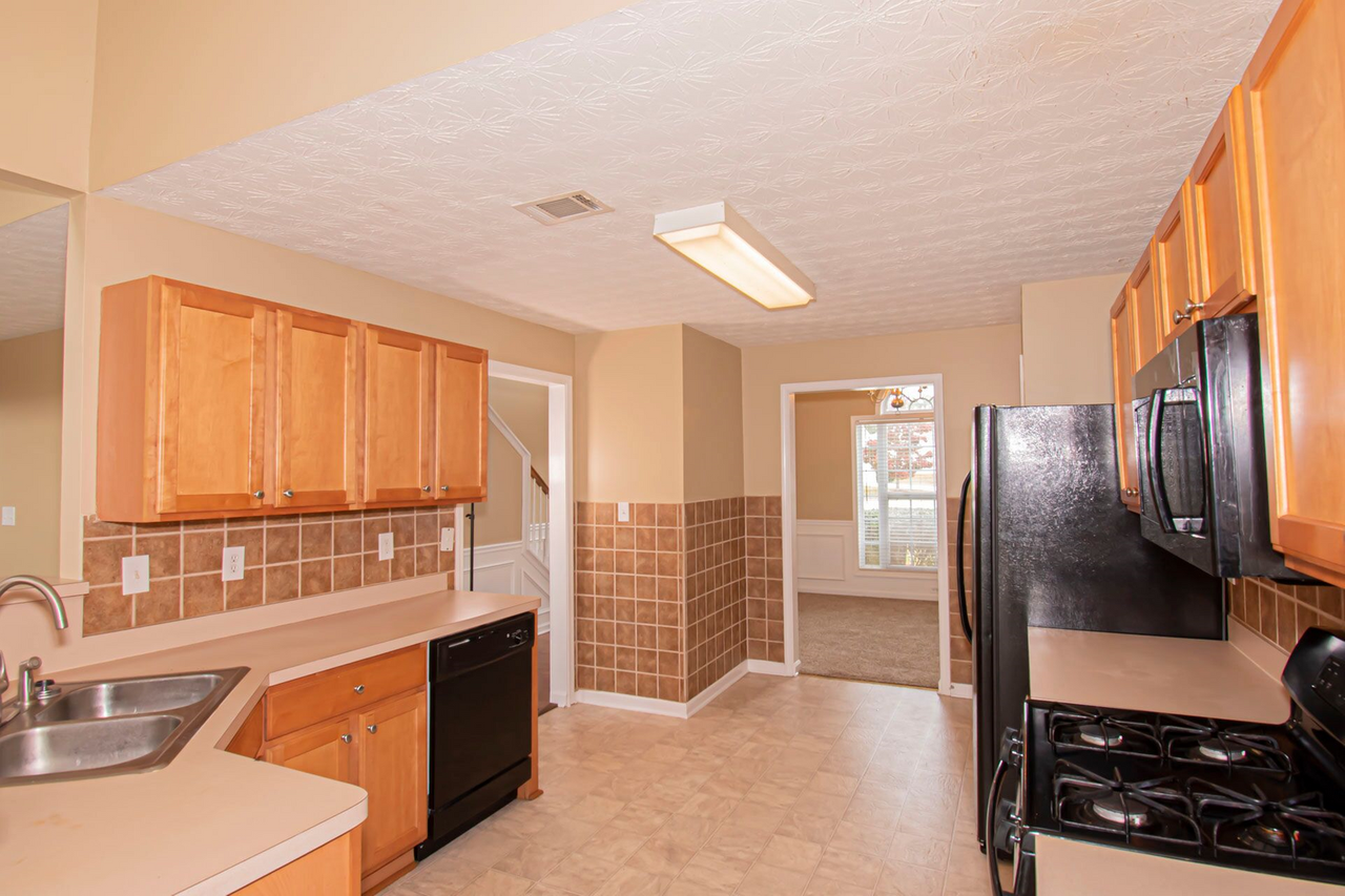 2820 Driftwood Ct - Photo 7 of 20