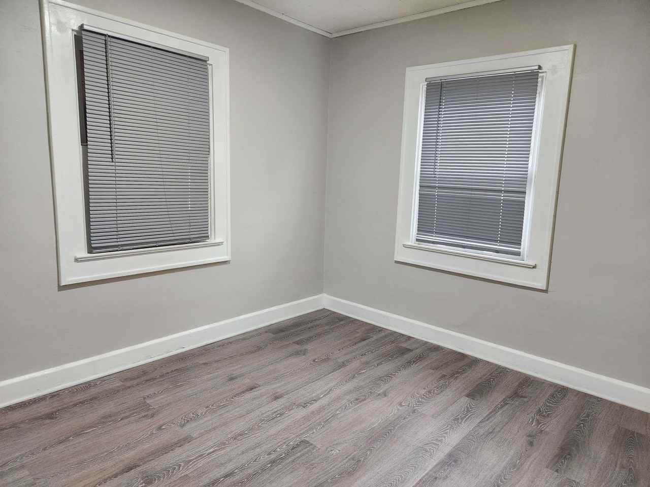 3469 Graceland Ave - Photo 7 of 8