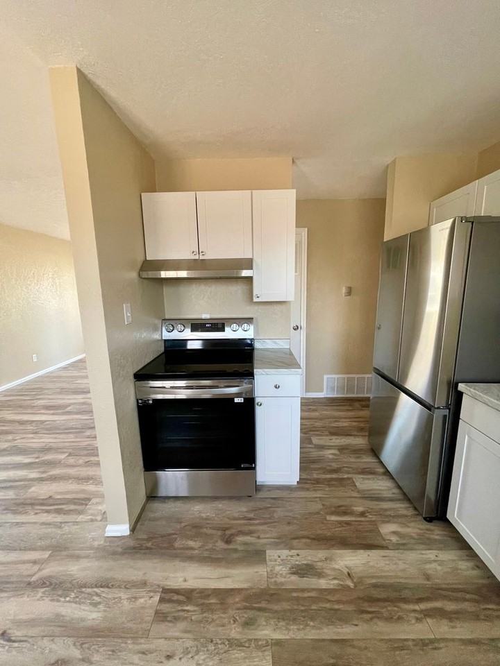 46 Goret Dr - Photo 6 of 13