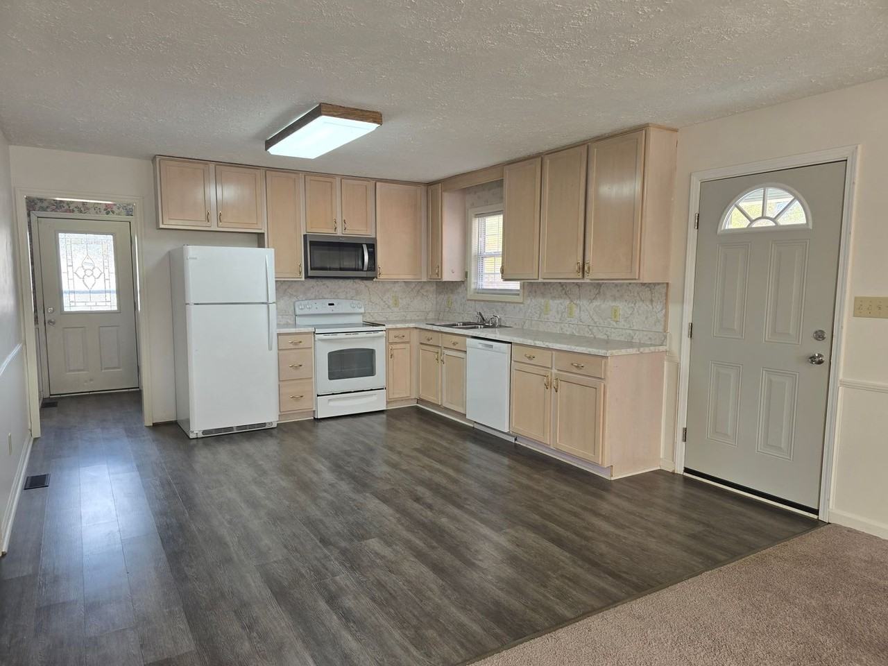 100 Easy Ln - Photo 4 of 12