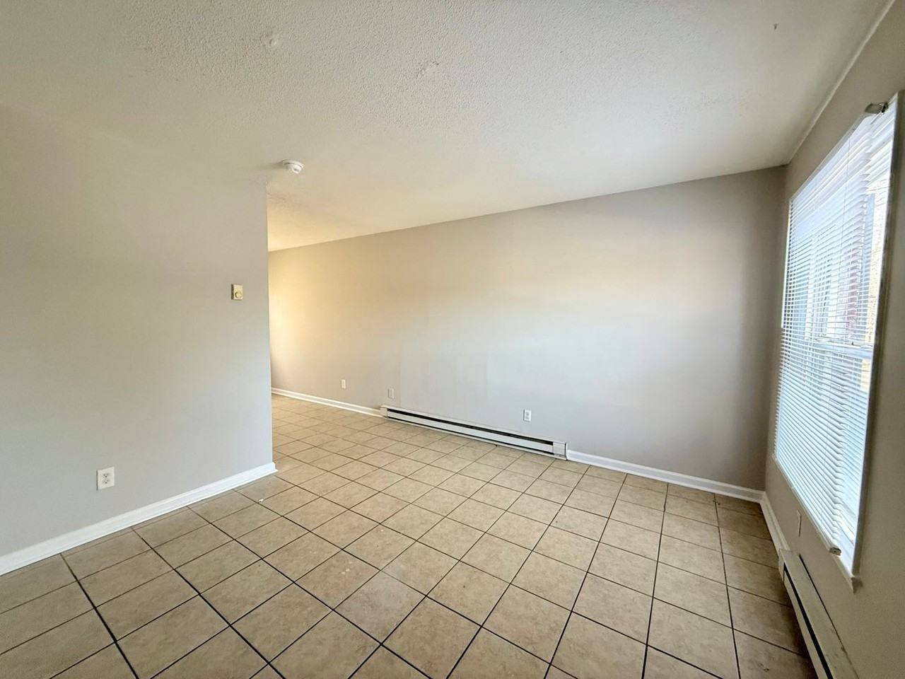 1132 Montcalm St - Photo 2 of 7