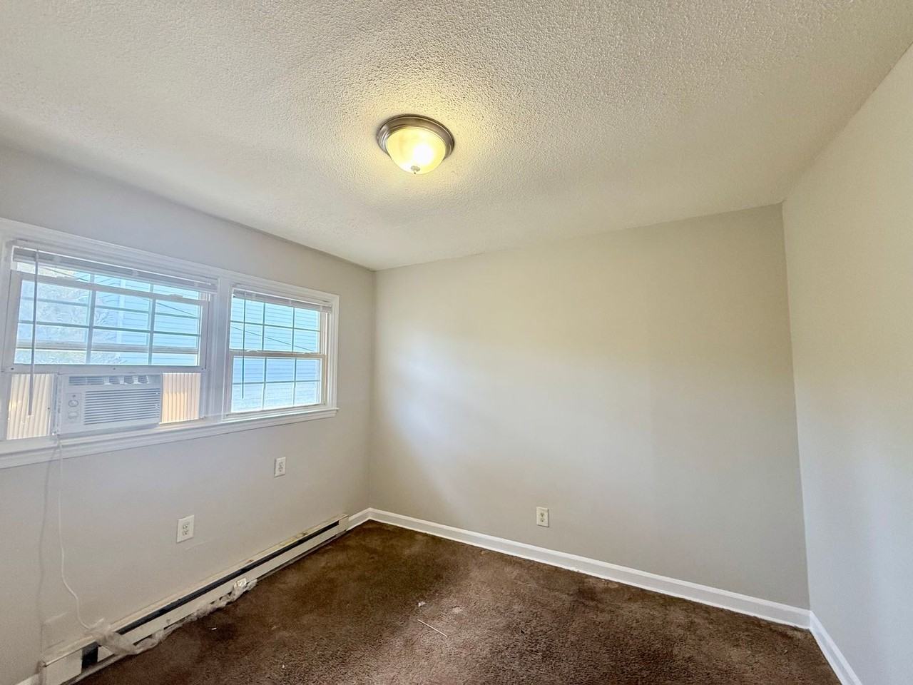 1132 Montcalm St - Photo 7 of 7