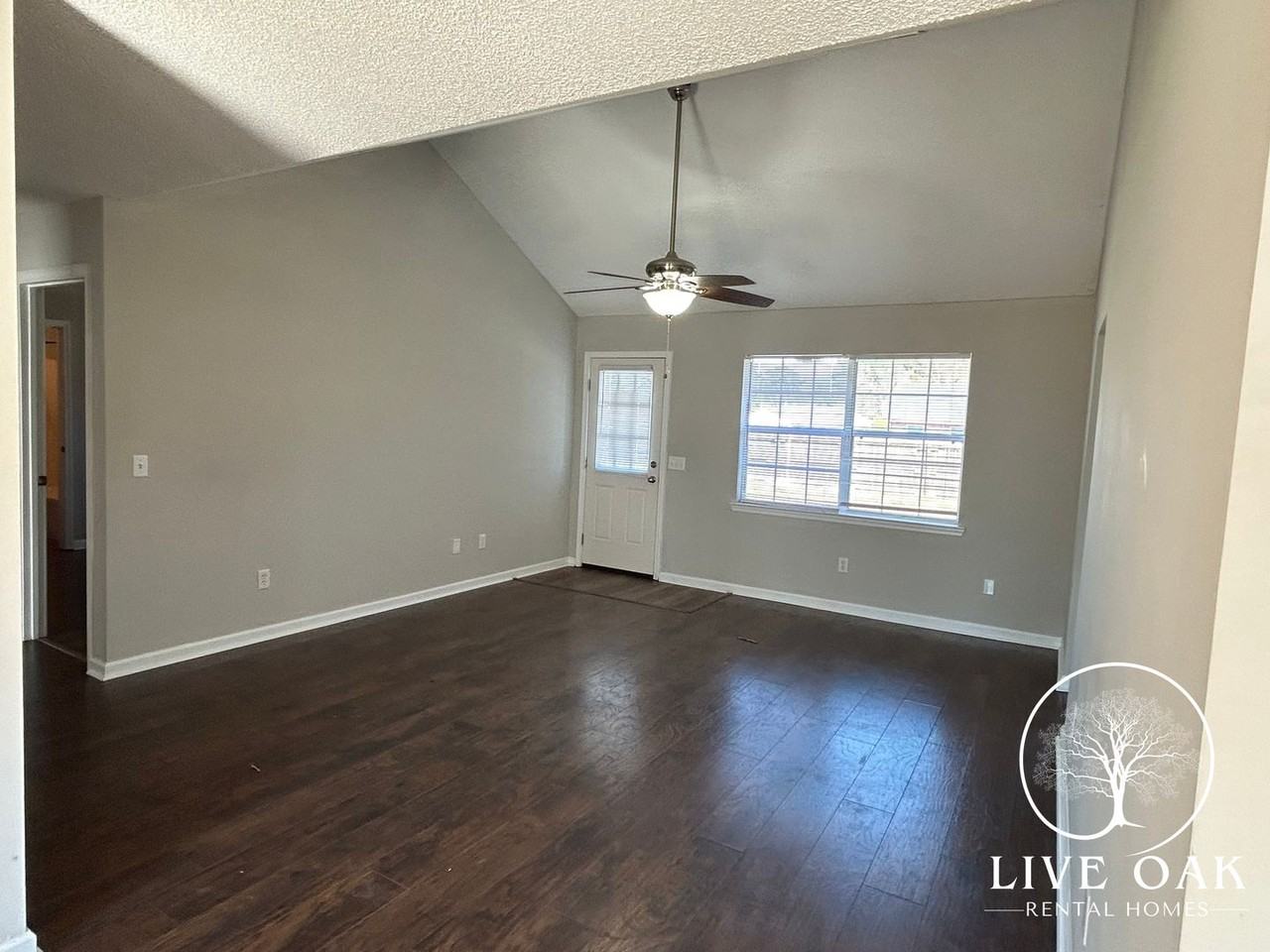 135 W Kenny Dr - Photo 3 of 10