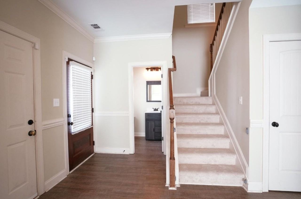 2007 Dundee Way - Photo 4 of 24