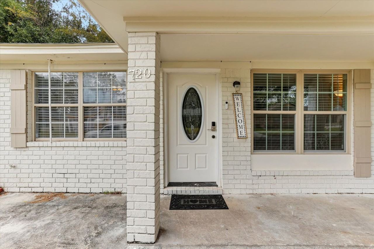 720 Dixon St - Photo 6 of 50