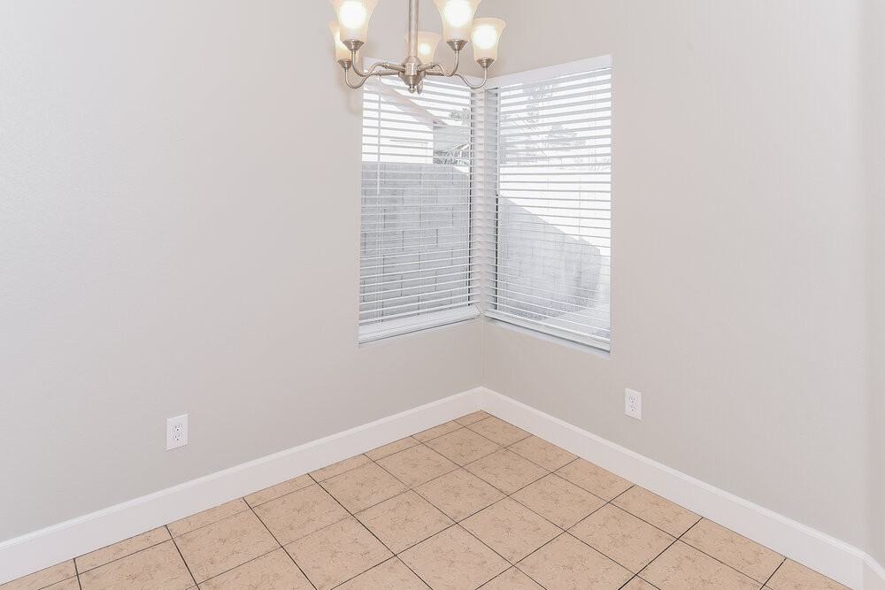 5004 Crystal Breeze Ln - Photo 6 of 15