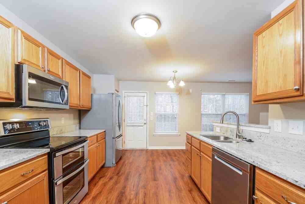 2822 Filbert St - Photo 7 of 20